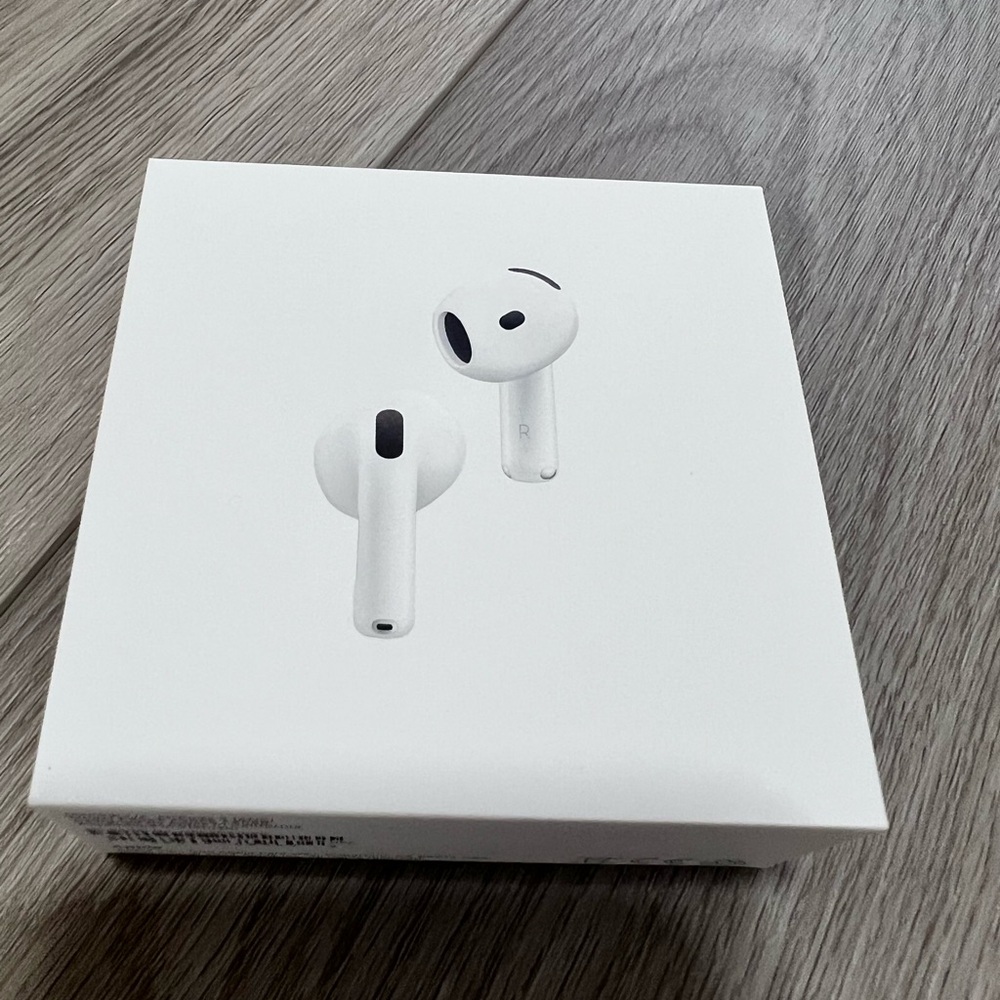 Apple AirPods with White Finish